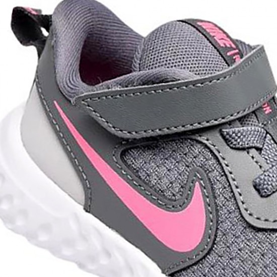 NIKE Revolution 5 BQ5673-015 γκρι